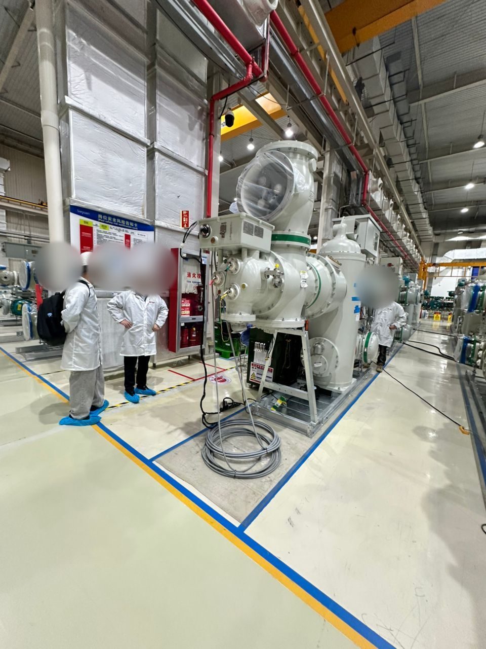 Gas-insulated switchgear for utility
